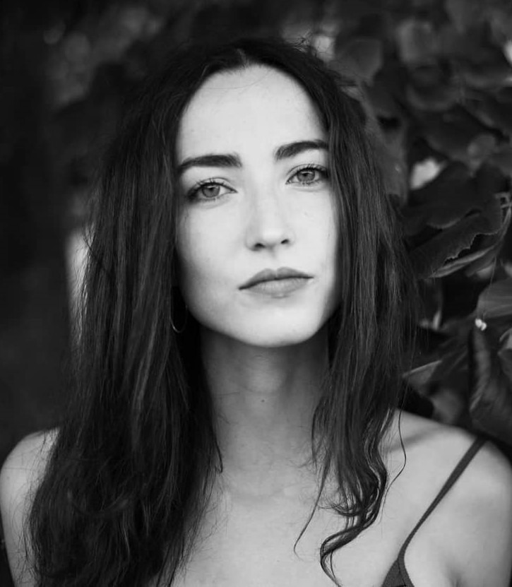 Giulia — Model & Hostess in Paris photo 10