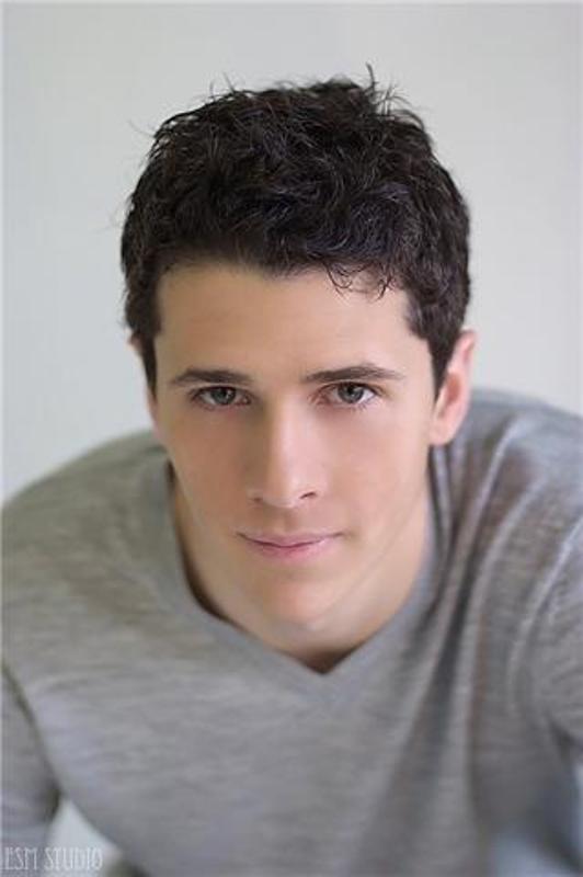 Benjamin — Model & Host in Nanterre photo 2
