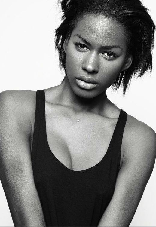 Cindy — Model & Hostess in Paris photo 11