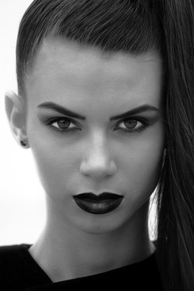 Ioana — Model & Hostess in Bucuresti photo 4