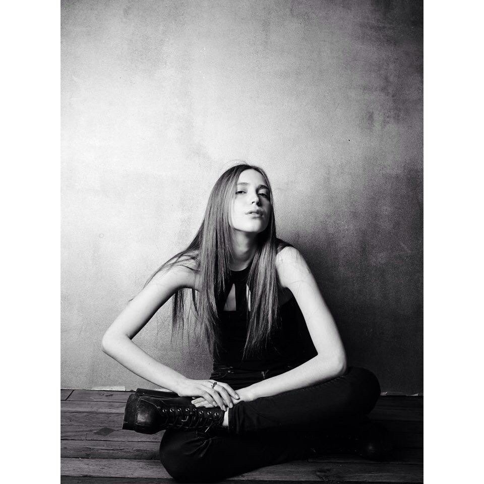 Seda — Model & Hostess in Paris photo 6