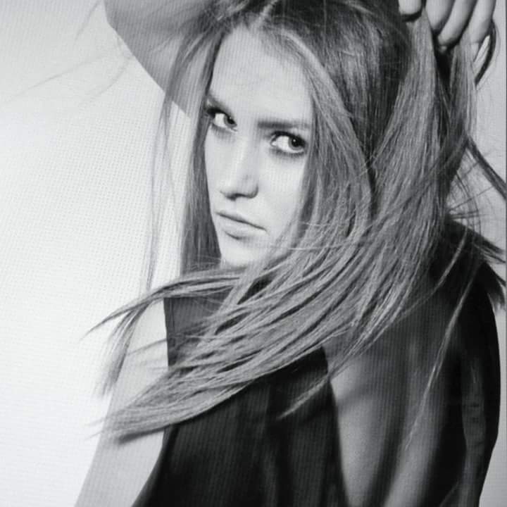 Martyna — Model & Hostess in Paris photo 3