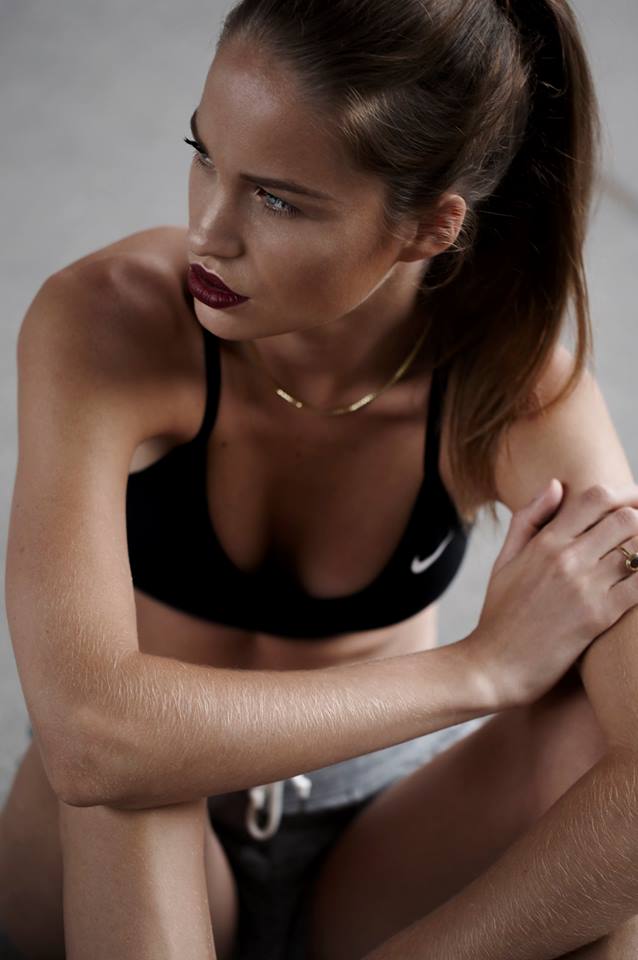 Solene — Model & Hostess in Paris photo 14