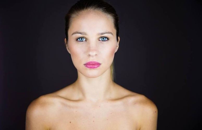 Solene — Model & Hostess in Paris photo 18