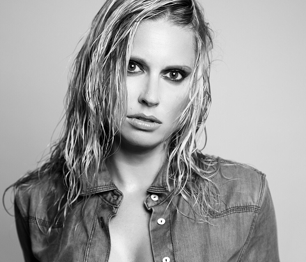 Nina — Model & Hostess in Marseille photo 5
