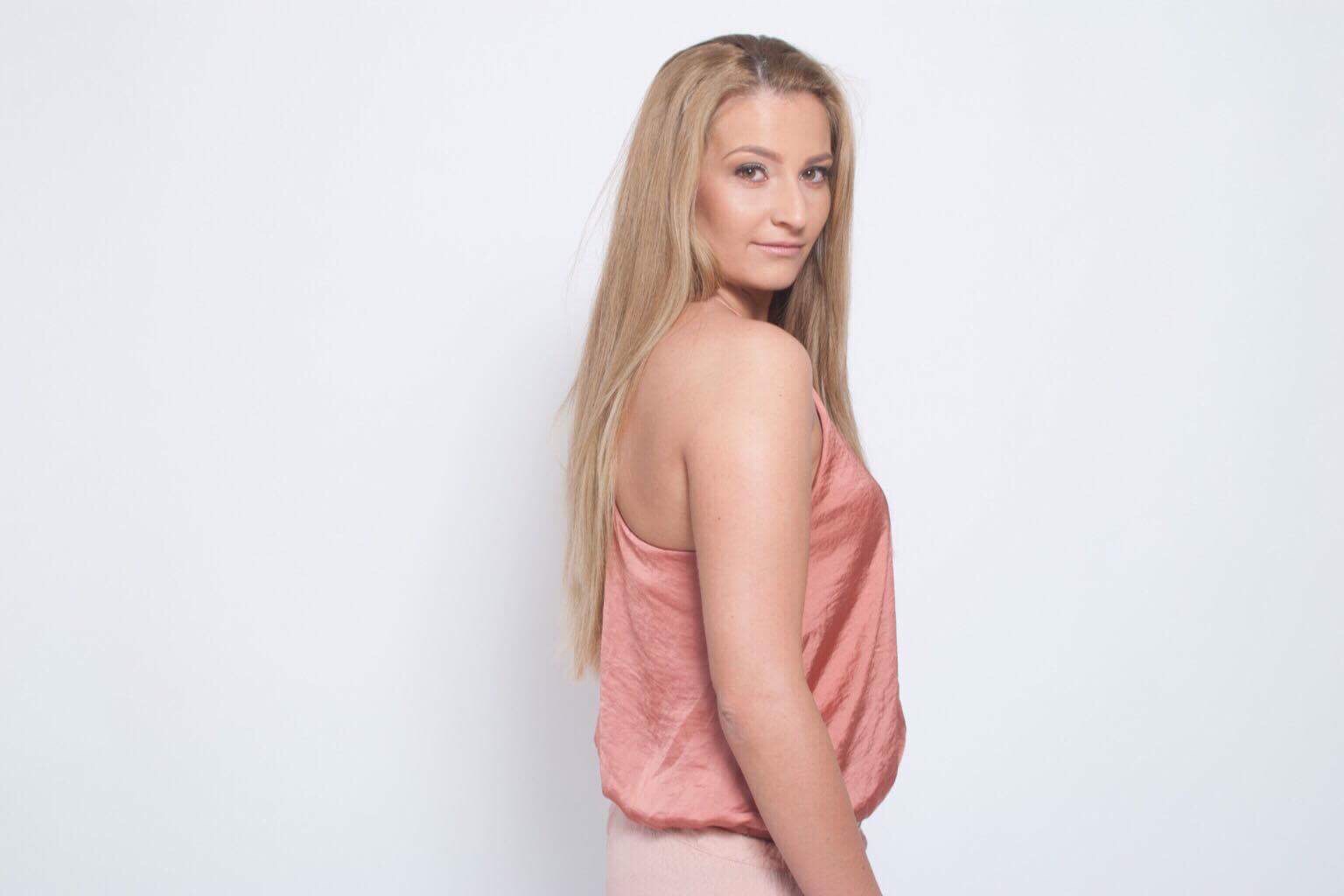 Lia — Model & Hostess in Budapest photo 1