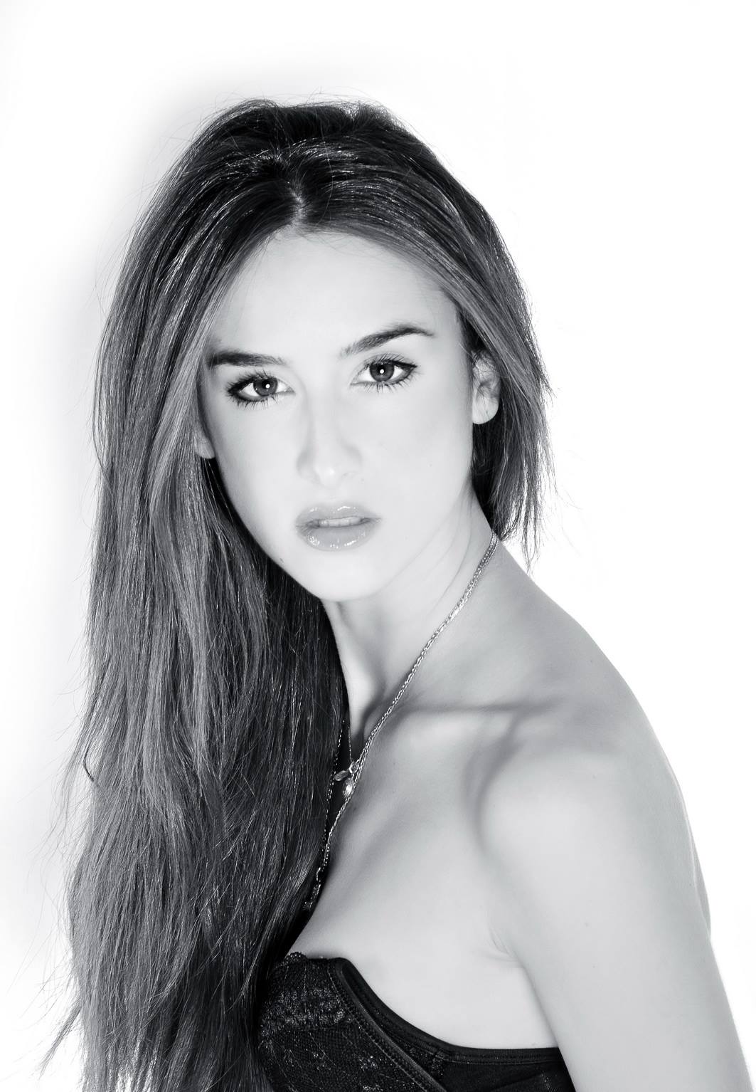 Benedetta — Model & Hostess in Milano photo 8