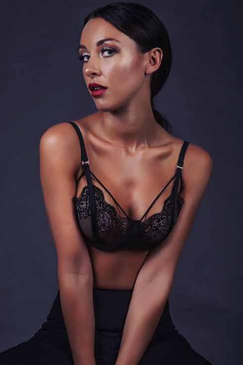Giulia — Model & Hostess in Milano photo 10