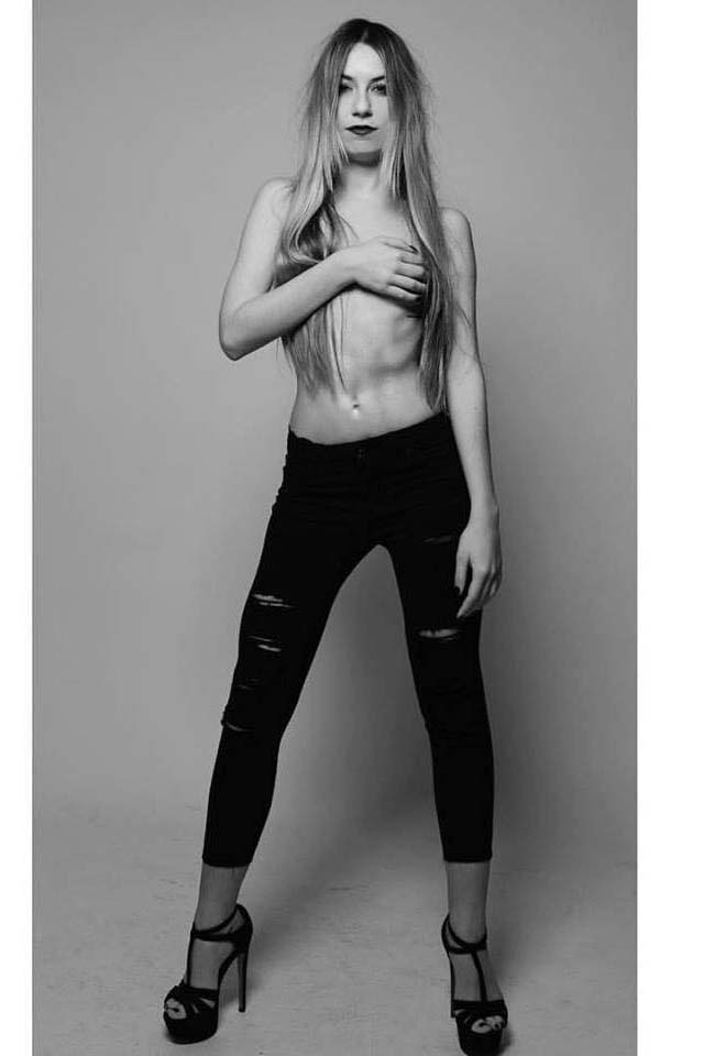 Sara — Model & Hostess in Brescia photo 9