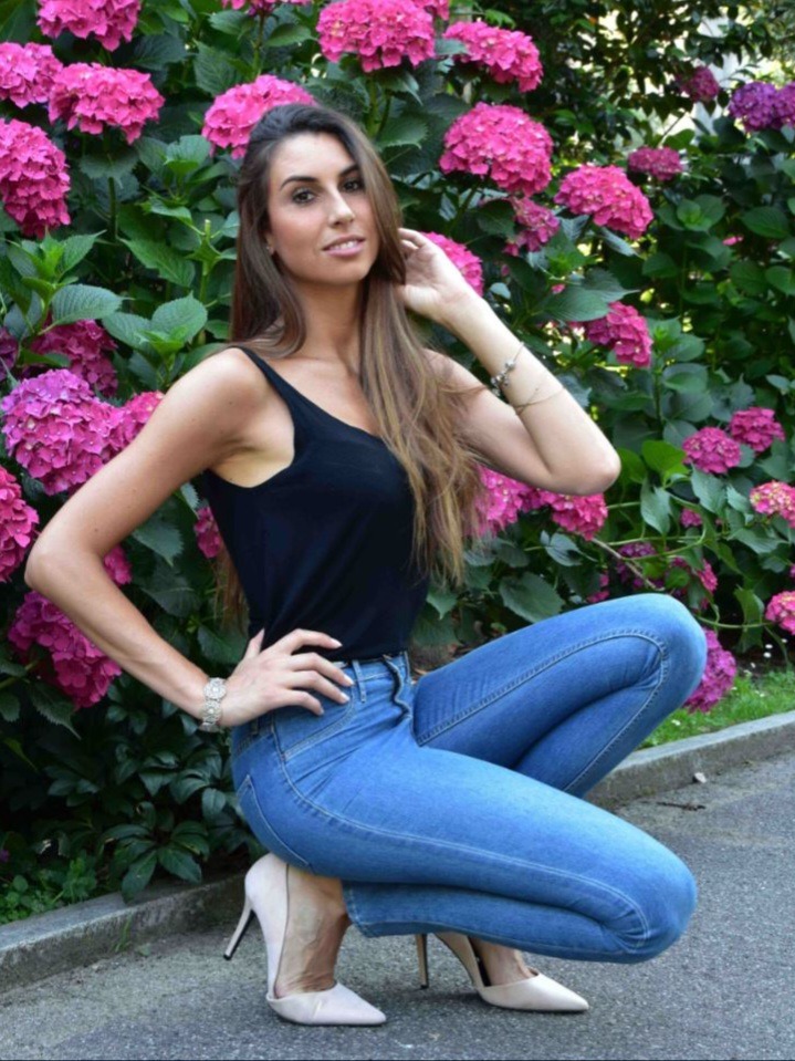 Sara — Model & Hostess in Zurigo photo 3