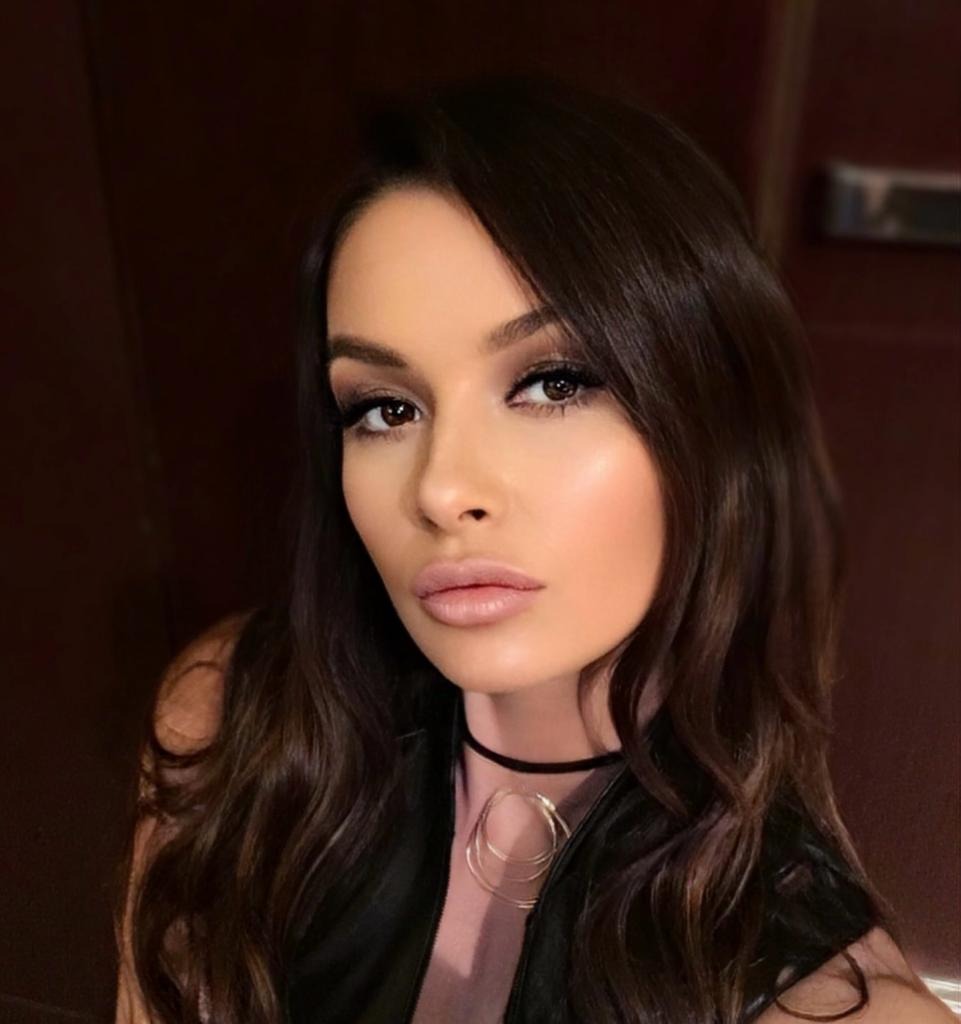 Irena — Model & Hostess in Paris photo 5