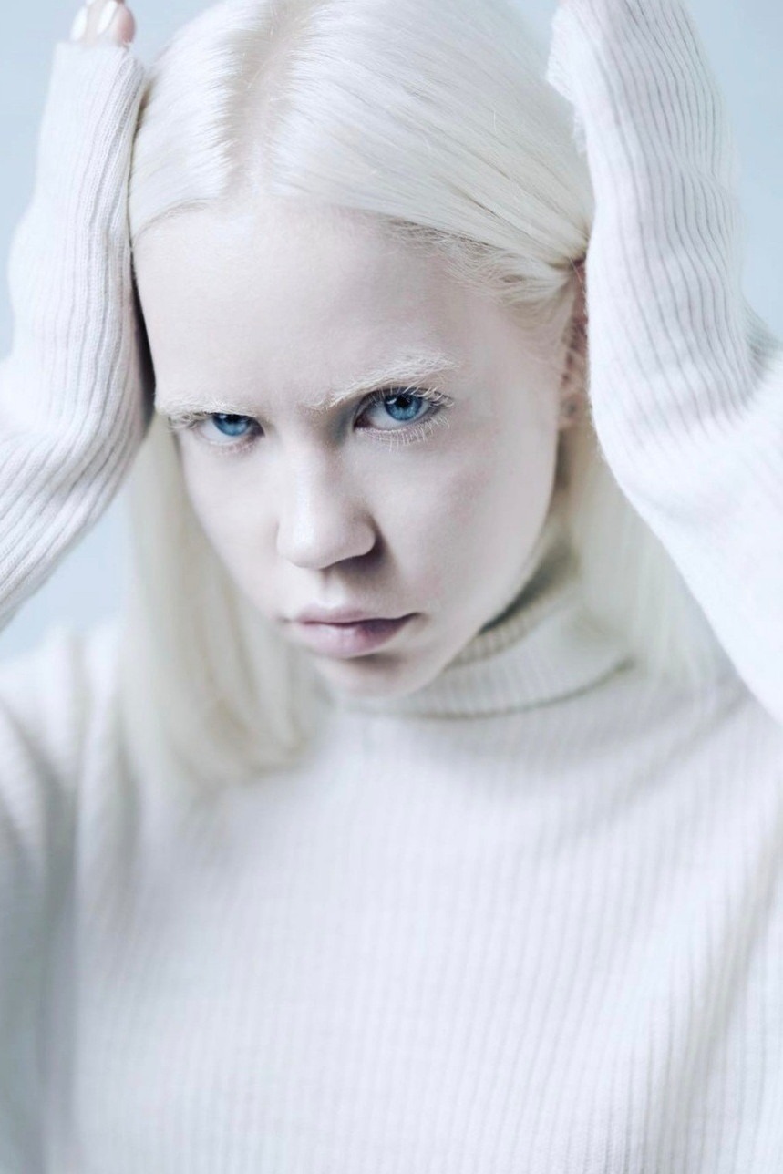 Eva — Model & Hostess in Paris photo 2