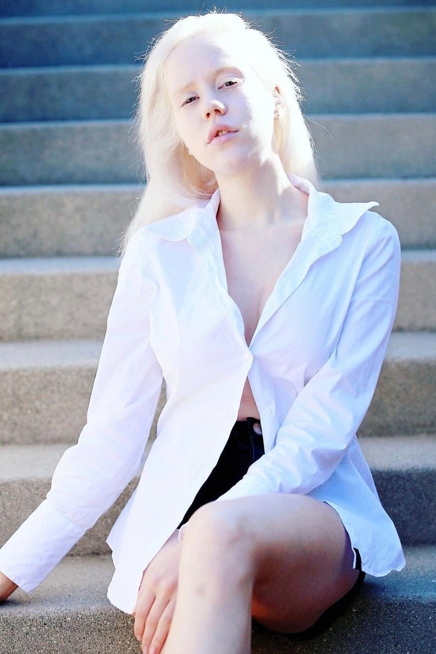 Eva — Model & Hostess in Paris photo 26
