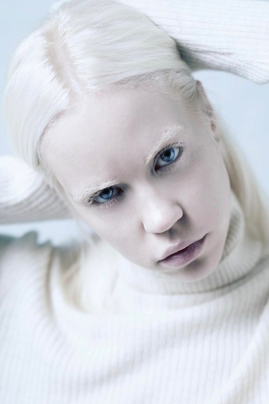 Eva — Model & Hostess in Paris photo 3