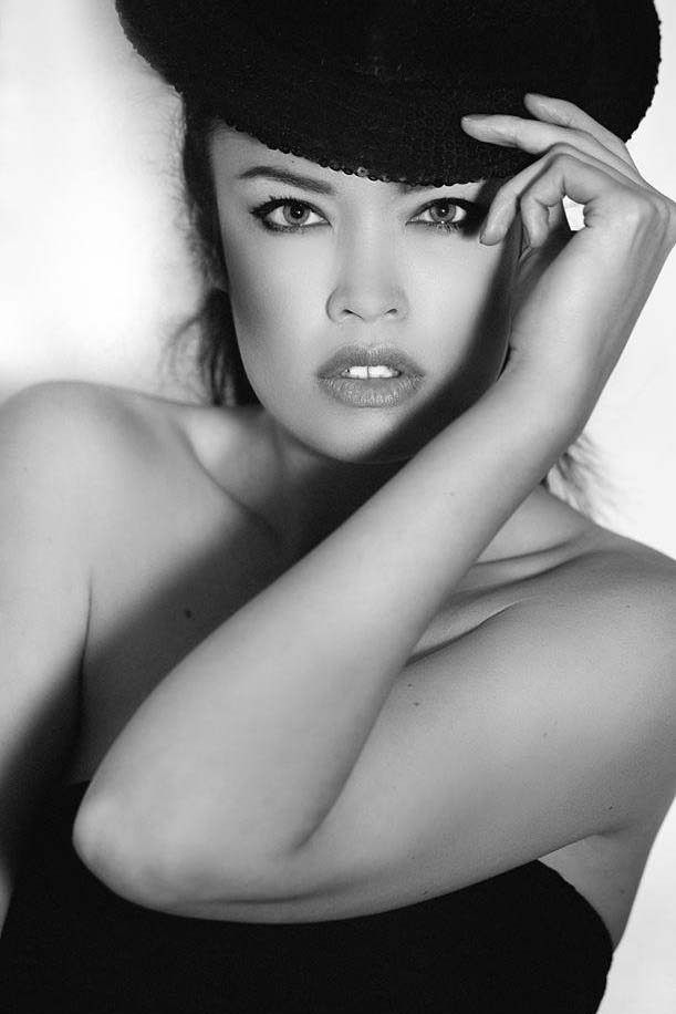 Caroline — Model & Hostess in Paris photo 7
