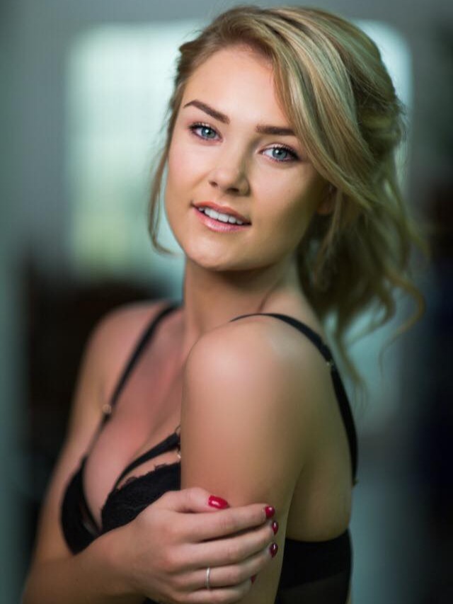 Naomi — Model & Hostess in London photo 7