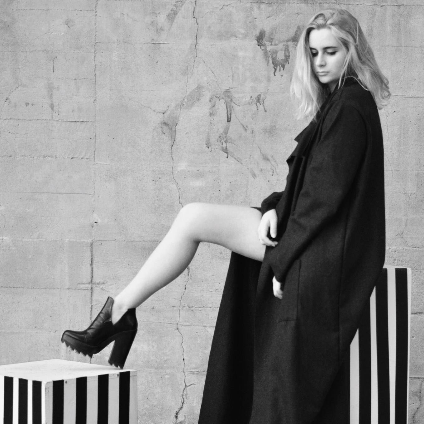 Alice — Model & Hostess in Bordeaux photo 1