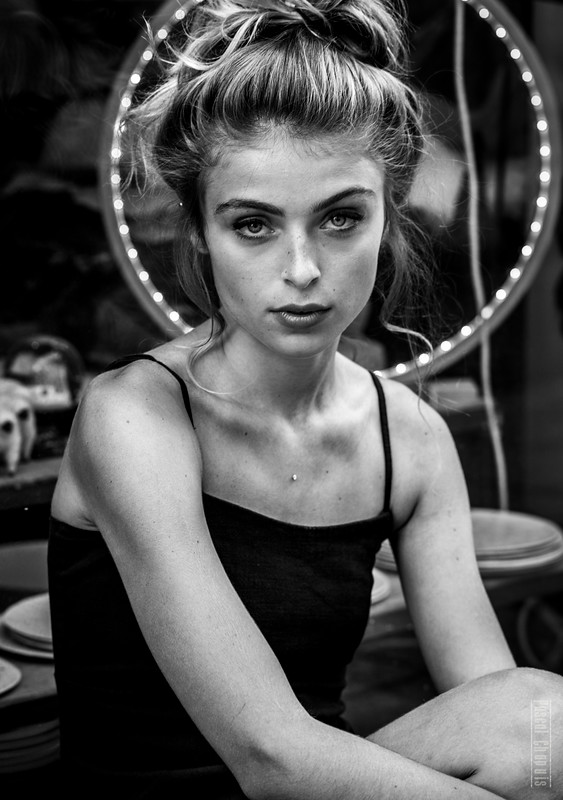 Sarah — Model & Hostess in Paris photo 10