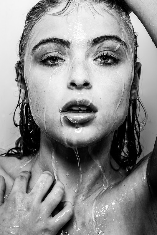 Sarah — Model & Hostess in Paris photo 13