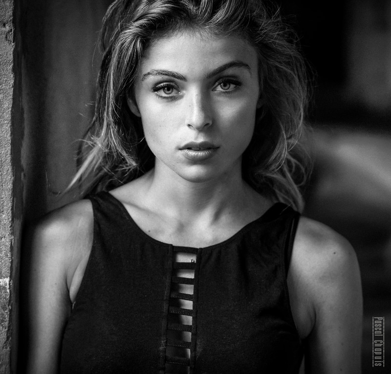 Sarah — Model & Hostess in Paris photo 2