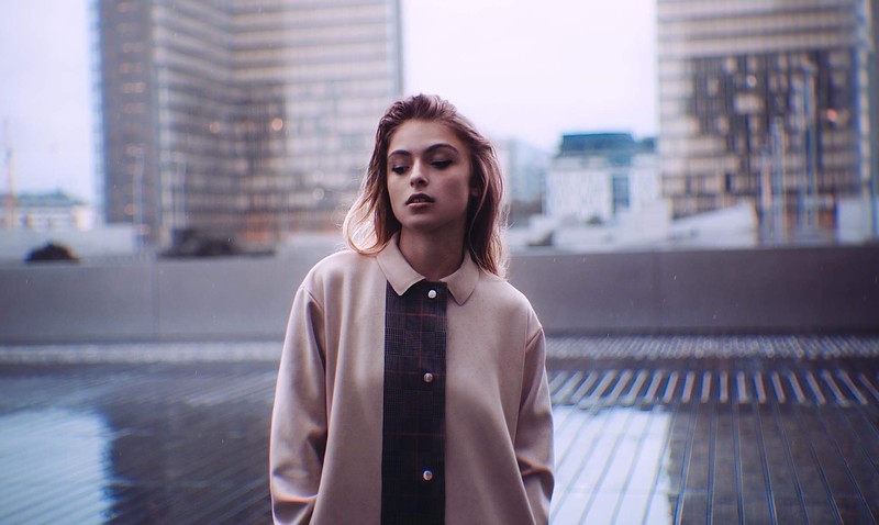 Sarah — Model & Hostess in Paris photo 3