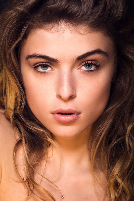 Sarah — Model & Hostess in Paris photo 9