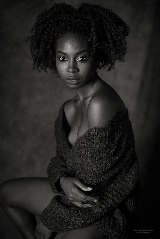 Faith — Model & Hostess in Paris photo 6