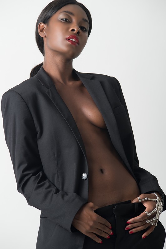 Faith — Model & Hostess in Paris photo 7