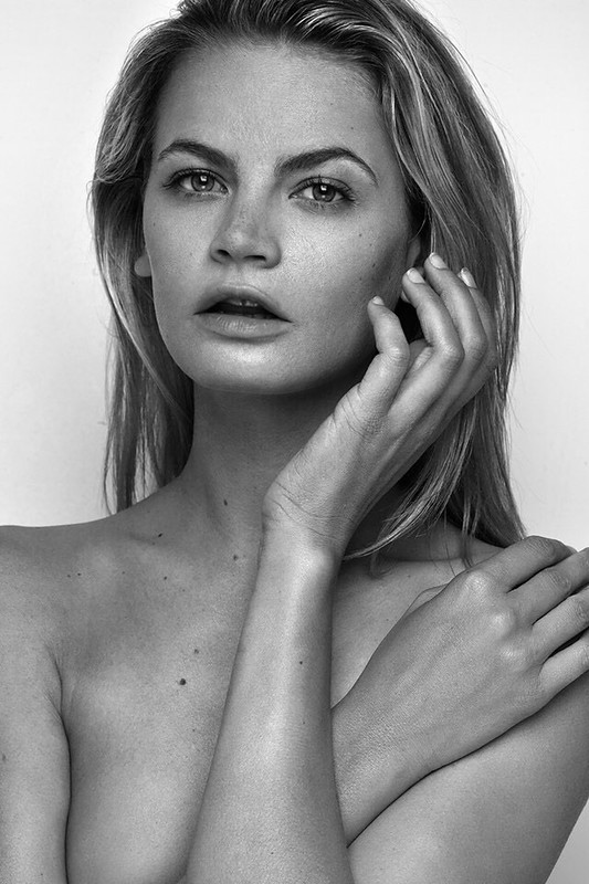Clemence — Model & Hostess in Paris photo 10