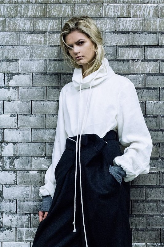 Clemence — Model & Hostess in Paris photo 2