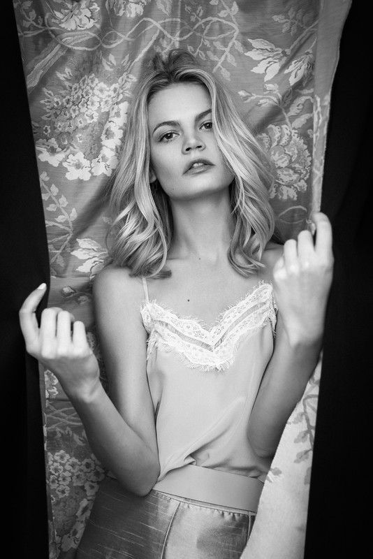 Clemence — Model & Hostess in Paris photo 3