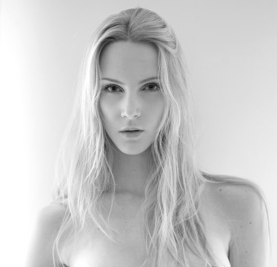 Coralie — Model & Hostess in Paris photo 10