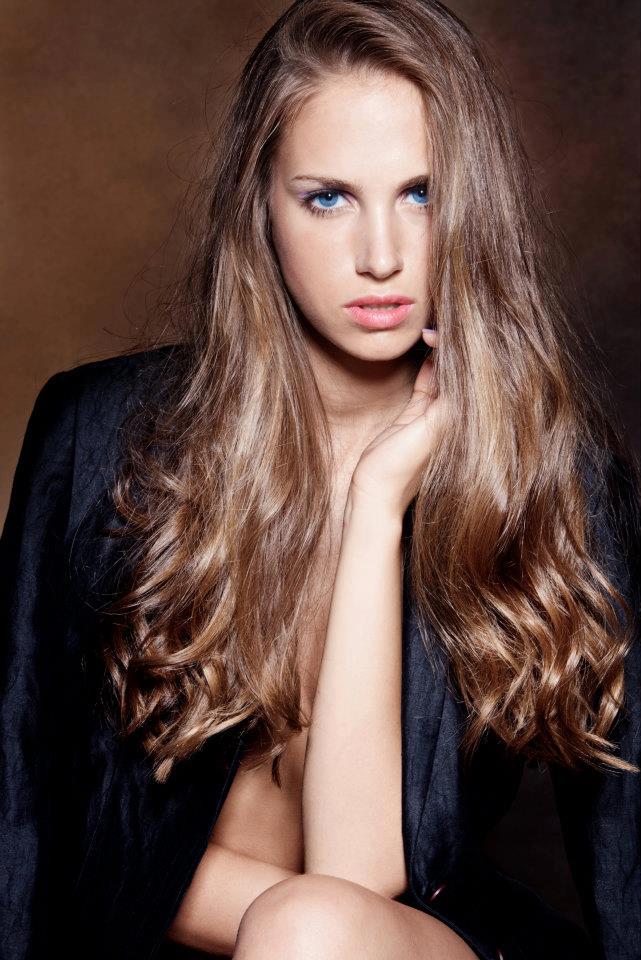 Laura — Model & Hostess in Dubai photo 8
