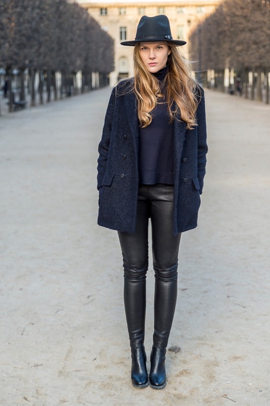 Caroline — Model & Hostess in Paris photo 3