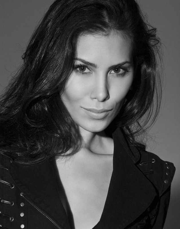 Helevyn — Model & Hostess in Paris photo 8