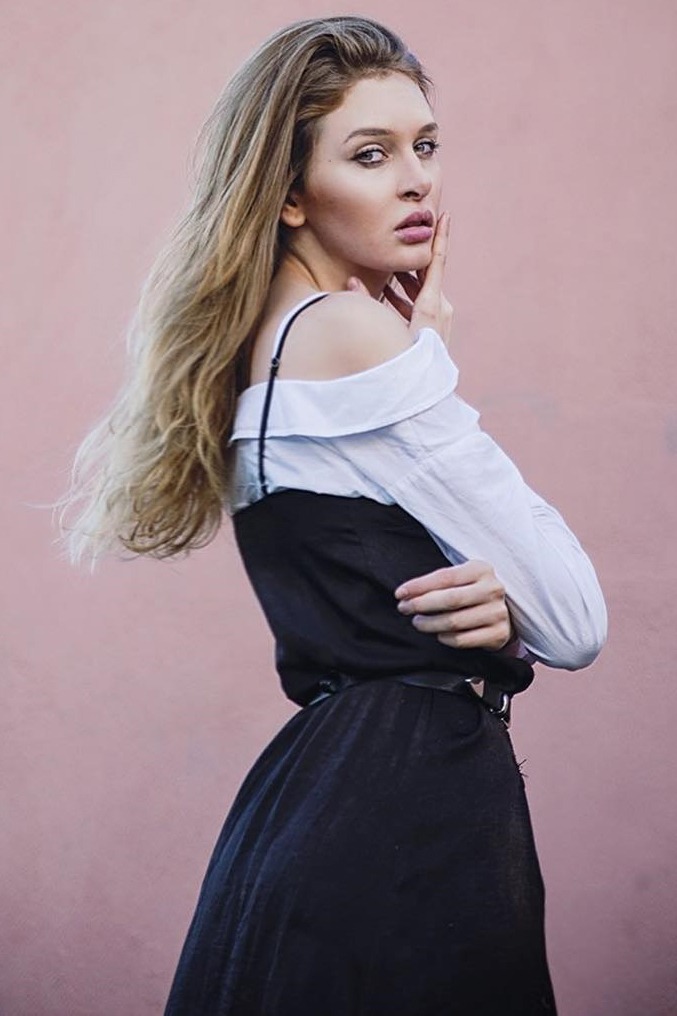 Paula — Model & Hostess in Milano photo 4