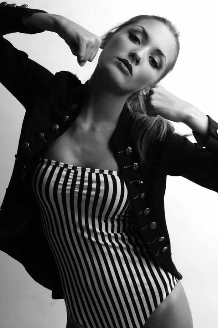 Eleonora — Model & Hostess in Milano photo 2