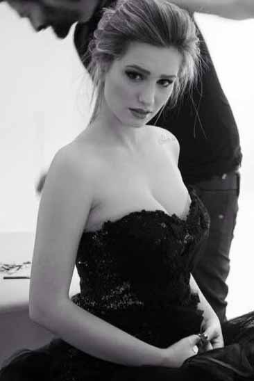 Elena — Model & Hostess in Milano photo 4