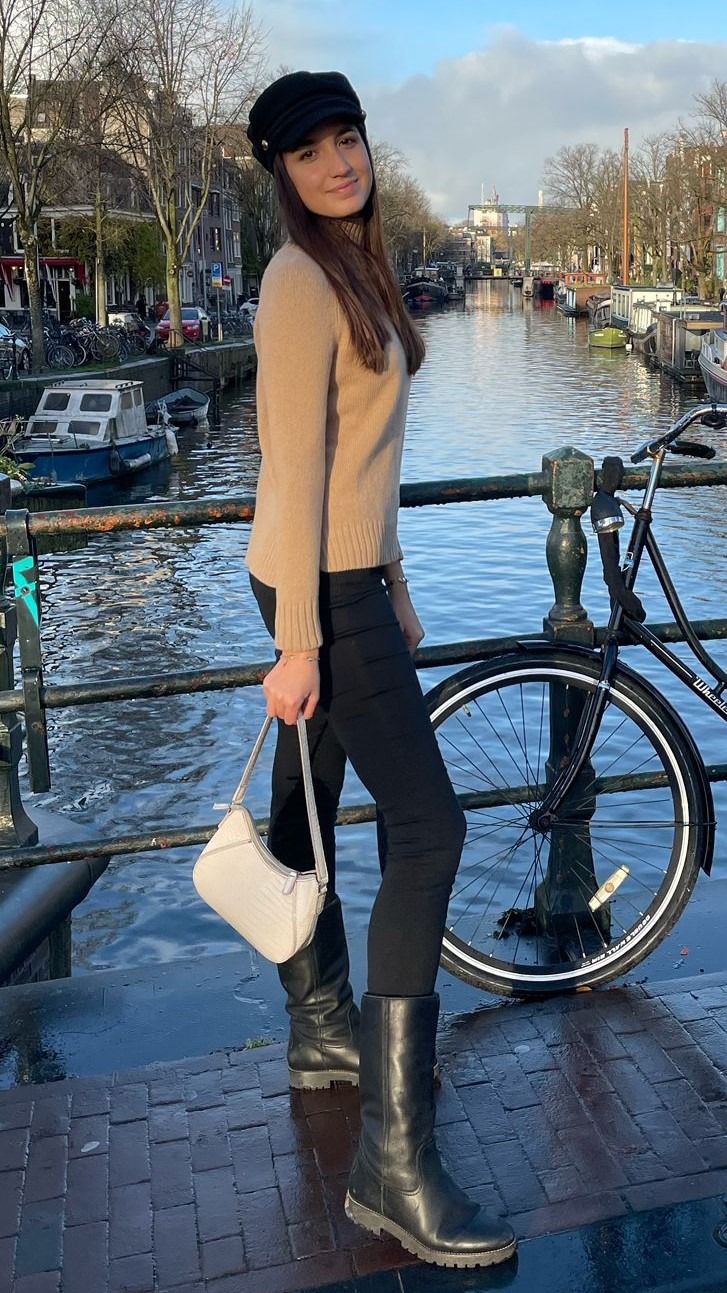 Giulia — Model & Hostess in Dubai photo 1