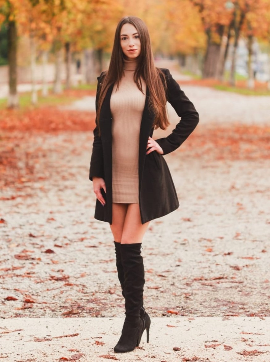 Isabella — Model & Hostess in Valencia photo 3