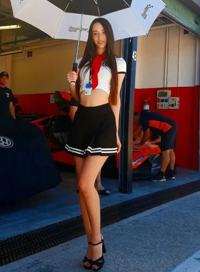 Isabella — Model & Hostess in Valencia photo 8