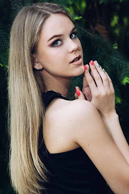 Valeria — Model & Hostess in Milano photo 1