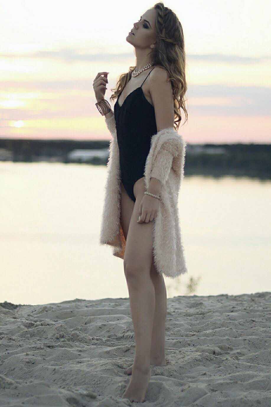 Valeria — Model & Hostess in Milano photo 3