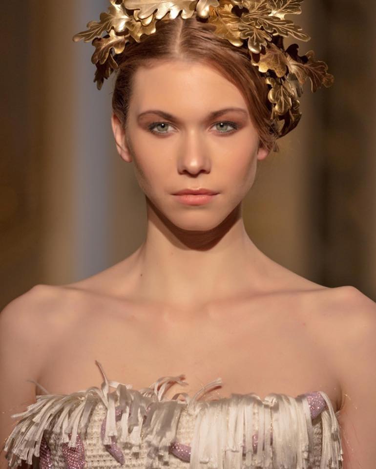 Sarah — Model & Hostess in Paris photo 2