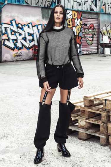 Lisa — Model & Hostess in Paris photo 16