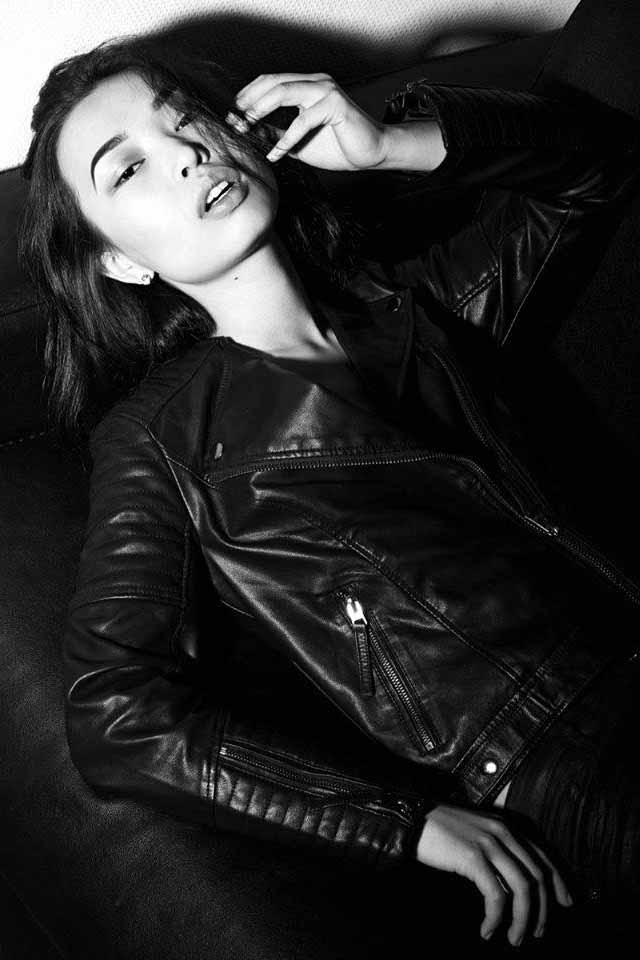 Malika — Model & Hostess in Paris photo 1