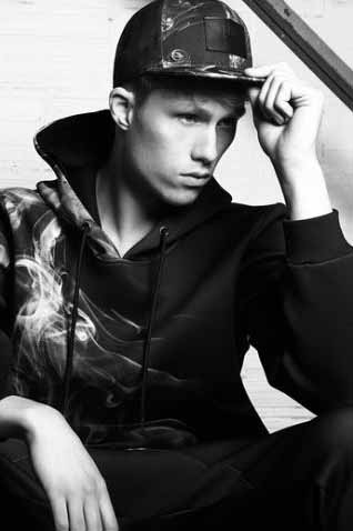 Gael — Model & Host in Paris photo 21