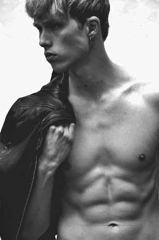 Gael — Model & Host in Paris photo 4