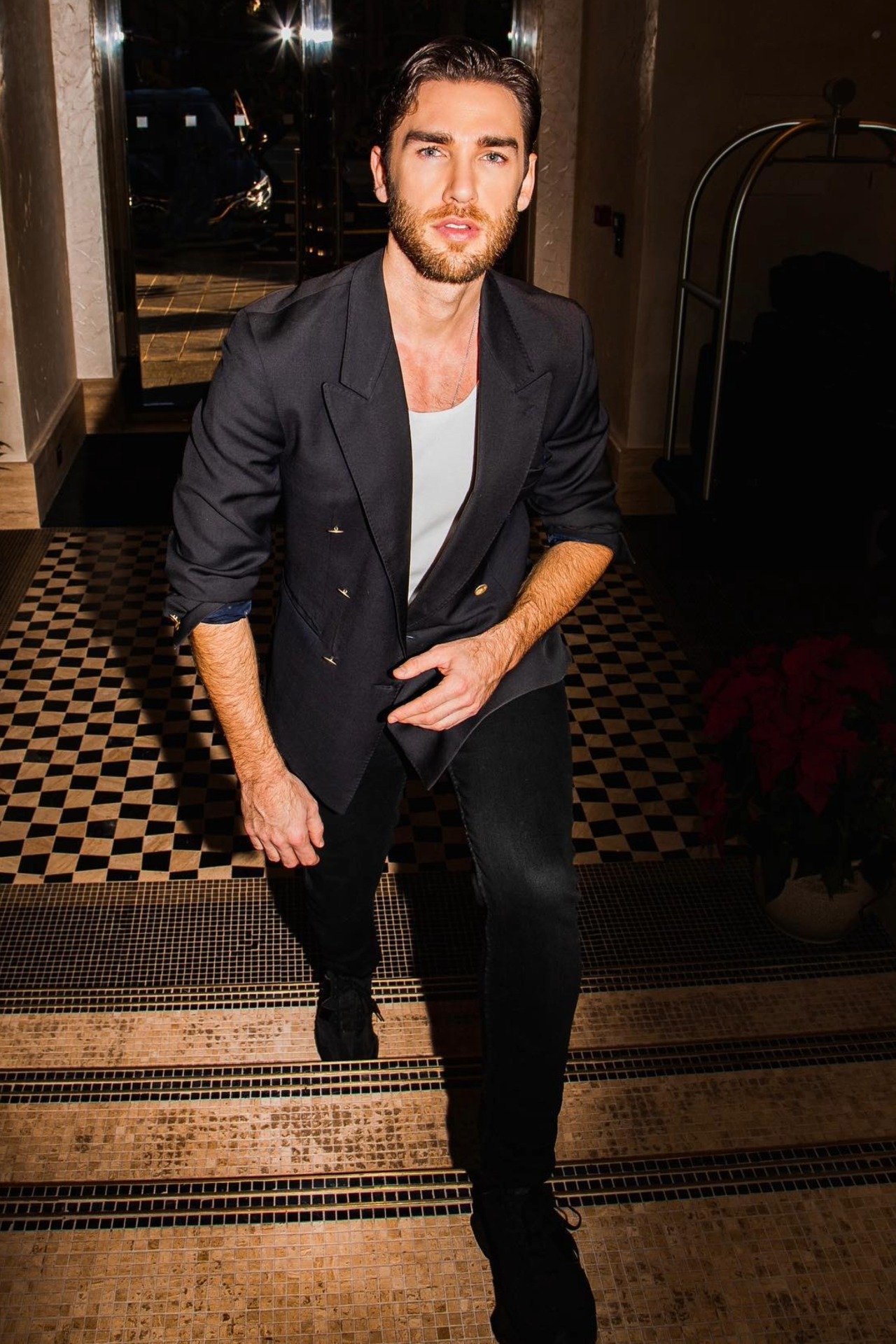 Romain — Model & Host in Nice photo 9