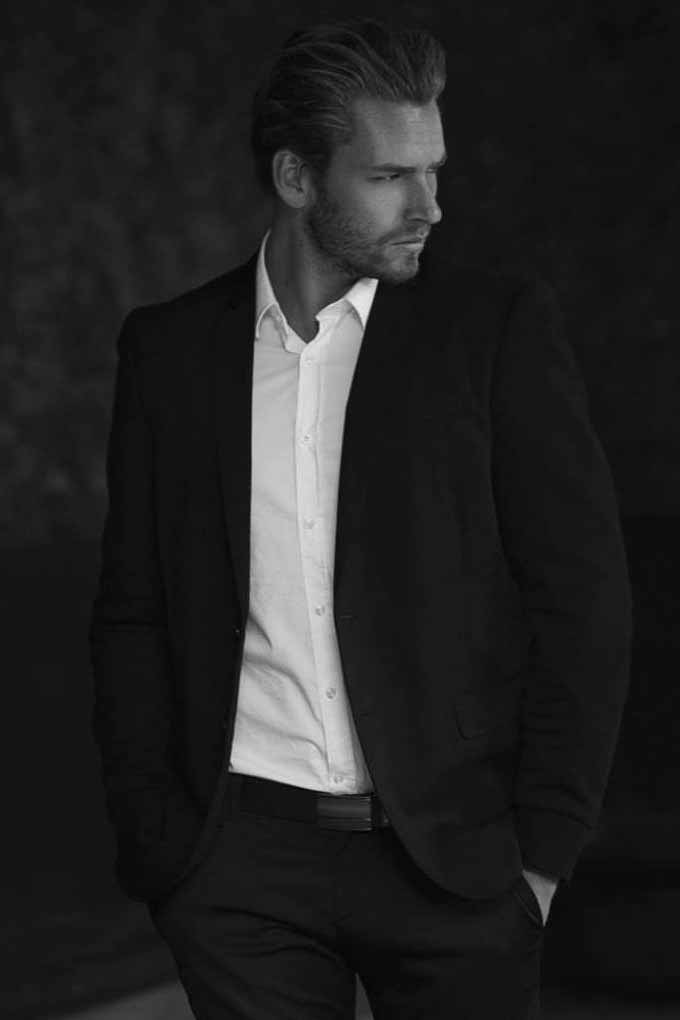 Roman — Model & Host in Paris photo 1